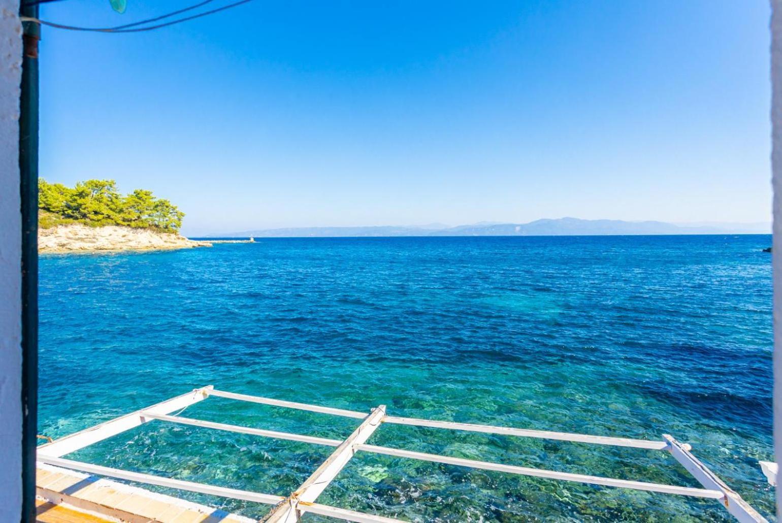 LongósSpiros Jetty House公寓 外观 照片