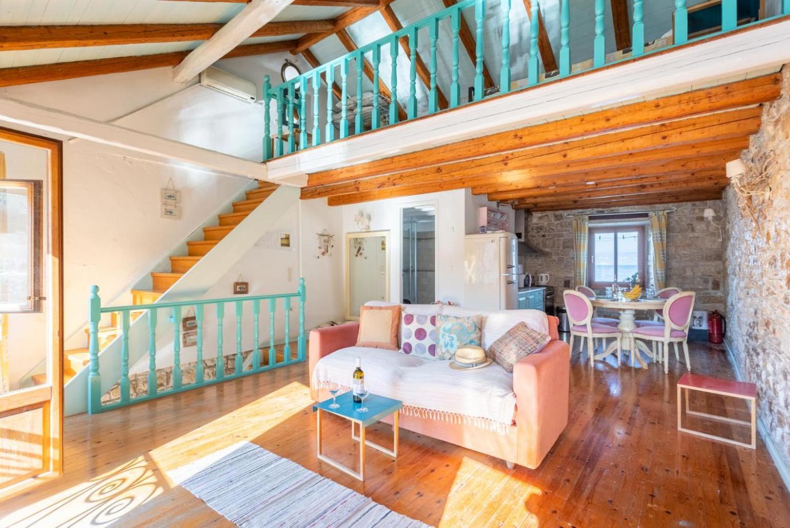 LongósSpiros Jetty House公寓 外观 照片