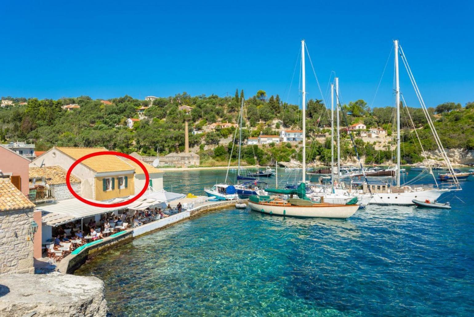 LongósSpiros Jetty House公寓 外观 照片